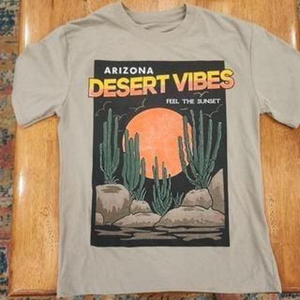 Vintage Arizona Desert Vibes Graphic T-Shirt Retro Cactus Sunset Souvenir